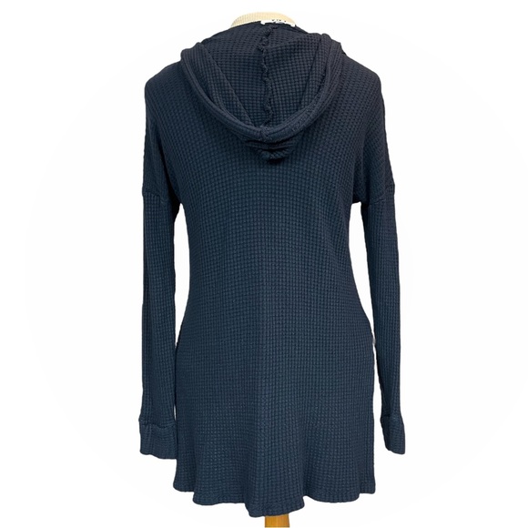 LNA ‘Eva’ High-Low Waffle Knit Hooded Sweater in ‘Midnight’ Blue Size XS - Picture 5 of 13